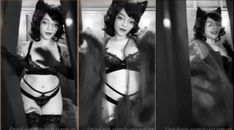 Vídeo filtrado de Lua Stardust en ropa interior negra de 'Desnudo Negro Lencería Kitty'