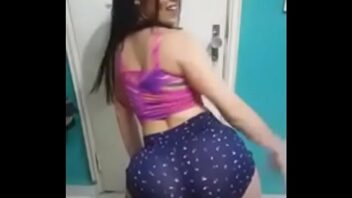 Mujer bailando twerking