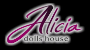 Alicia doll house