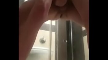 Espiando en baño