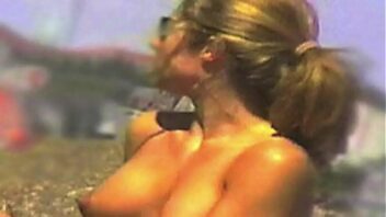 Jennifer aniston topless