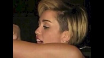 Miley cyrus peeing