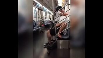 En el metro sexo