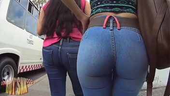 Mujeres culonas en jeans ajustados