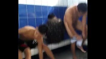 Peruanos desnudos gay