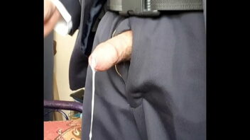 Policia masturbandose