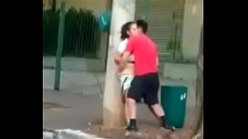 Video sexo en público en la acera