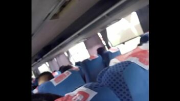 Sexo en bus japonesen publico