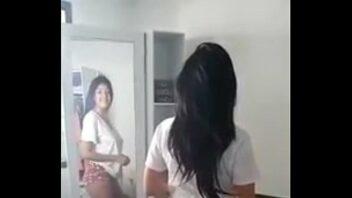 Novinha Gostosa Dancando FUNK de shortinho sem calcinha e Fudendo com seus toys Enchendo a Buceta de porra HOT teen Dancing twerking ass fucking pussy Riding COCK