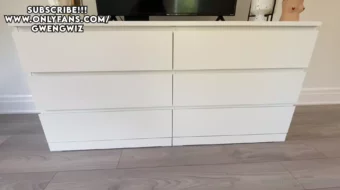 GwenGwiz ayuda a la chica de al lado