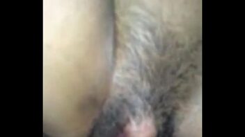 Clitoris grandes masturbandose