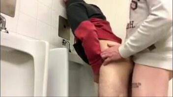 Gay en el baño