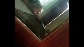 Video de una mujer tirándose una paja