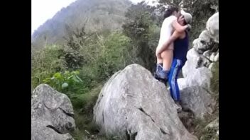 Teniendo sexo en el bosque