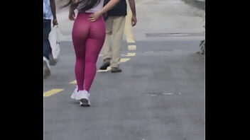 Jovencitas mejicanas sesnudandose en la calle