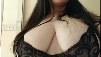 Asiaticas tetona