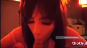 Anabella Galeano realizando sexo oral en OnlyFans