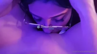 Anabella Galeano desnuda lesbiana comiendo video