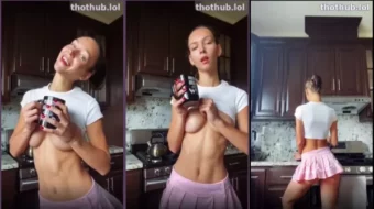 Rachel Cook: Estriptís y cocinar nuevo fuga