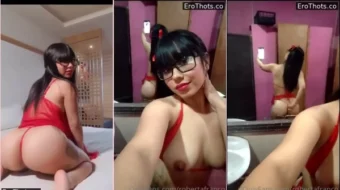 Roberta Franco se muestra sin ropa en el cuarto de baño de un hotel