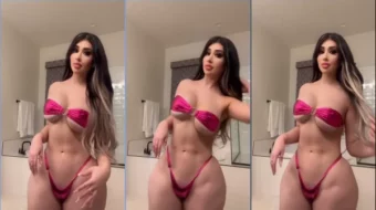 Mostrando su atractivo cuerpo en ropa interior