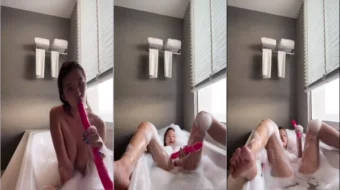 Video Filtrado de Puiyi Desnuda en la Bañera Mostrando Videos Íntimos