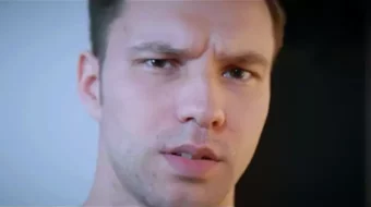 Alecia Fox, la actriz rusa, presenta una escena de sexo anal