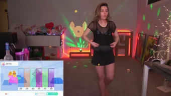 Alinity tuvo un desliz accidental con su pezón en un vídeo de transmisión en Twitch