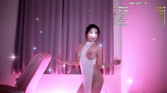 Kbjtwerk02: Bailando desnudo en Twitch Asian Streamer Video