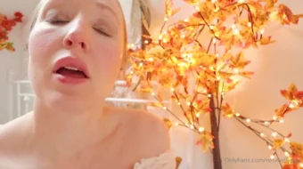 El vídeo filtrado de Rose Kelly siendo asustada con un consolador en Halloween