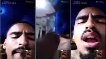 Chico masturbándose en una video llamada