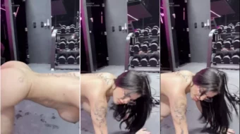 Karely Ruiz en el gimnasio sin ropa y con deseo de tener relaciones sexuales