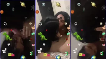 Nicole Gomes y su colega disfrutando juntas de una increíble sesión oral