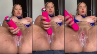 Valeria Castañeda se divierte y se estimula con un juguete sexual en su zona íntima