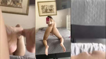 Bela Sampaio, una joven delgada y rubia, exhibe de forma sensual sus atractivos pechos