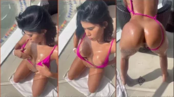 Michelle Rabbit teniendo relaciones sexuales en el balcón con vista al mar