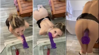 Piper Perri es una sirvienta que usó un consolador anal solo en el video de PPV Onlyfans.
