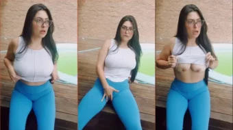 Elen Brito, una morena de pechos naturales haciendo gala de su generosidad