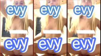 Evy Vieira, una joven sensual y delicada, se divierte cabalgando de placer a su dotado compañero