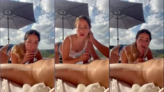 Julia Beatriz, famosa joven de onlyfans, se divierte jugando con una gran polla al aire libre