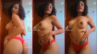 La famosa estrella de TikTok, Amanda Luz, aparece disfrutando de un momento distraído en ropa íntima con parte de arriba sin cubrir