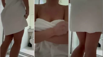La joven Mandysacs, toda caliente, solo en toalla, con su gran culo levantado y luciendo la carne de su trasero