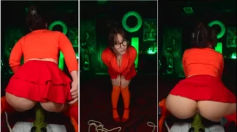 Video filtrado de BigTittyGothEgg Velma usando un consolador