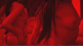 Gabrielaaa0630 sin ropa, provocando a la persona que le gusta en el motel