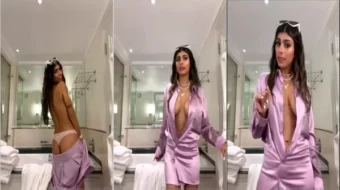 Se filtra video de Mia Khalifa probándose zapatos de tacón alto en topless en OnlyFans