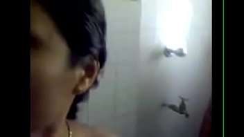 Videos lesbianas bañándose