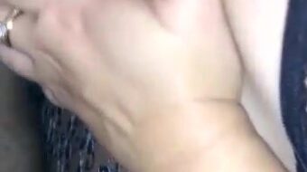 Helena, nacida en São José dos Pinhais, practica sexo oral casero