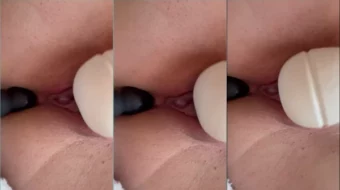 Delilah Raige divirtiéndose con juguetes en un vídeo casero, donde se satisface con un consolador en el culo y un vibrador en el coño
