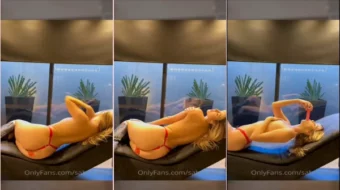 La argentina Sabrina Cortez follando oral caliente con un juguete sexual en el coño