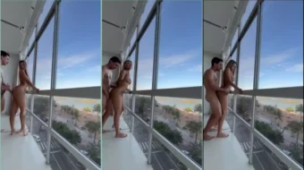 Teniendo sexo en la ventana que da a la calle